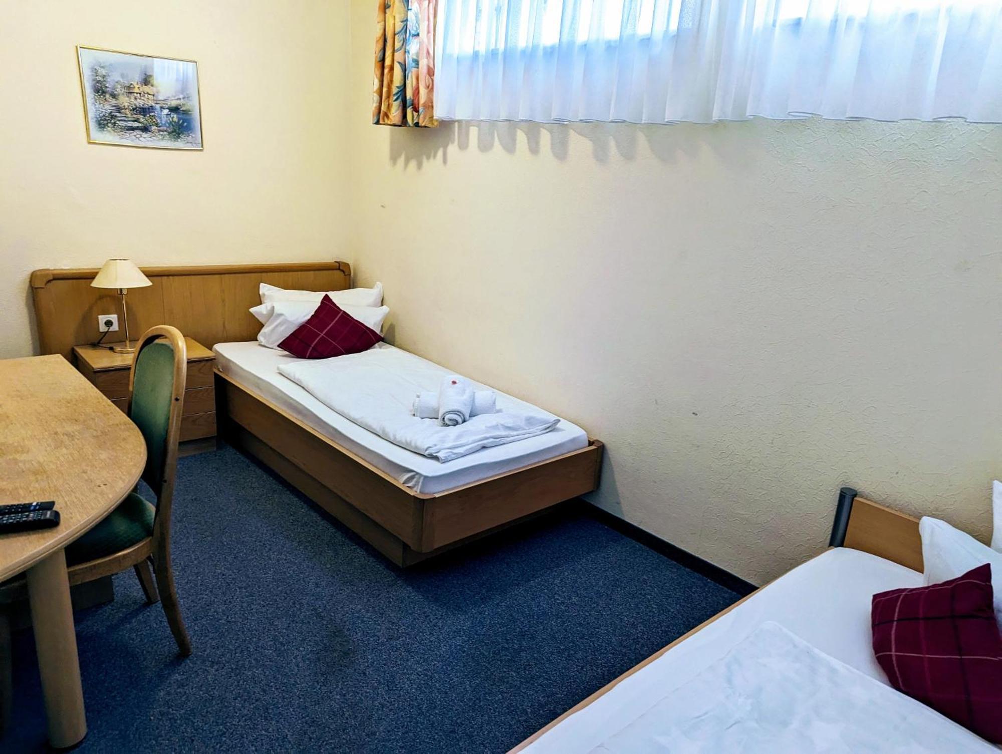 Hotel Schiff Rastatt Oda fotoğraf